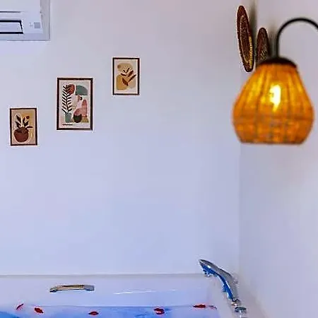 Отель Ay 5*